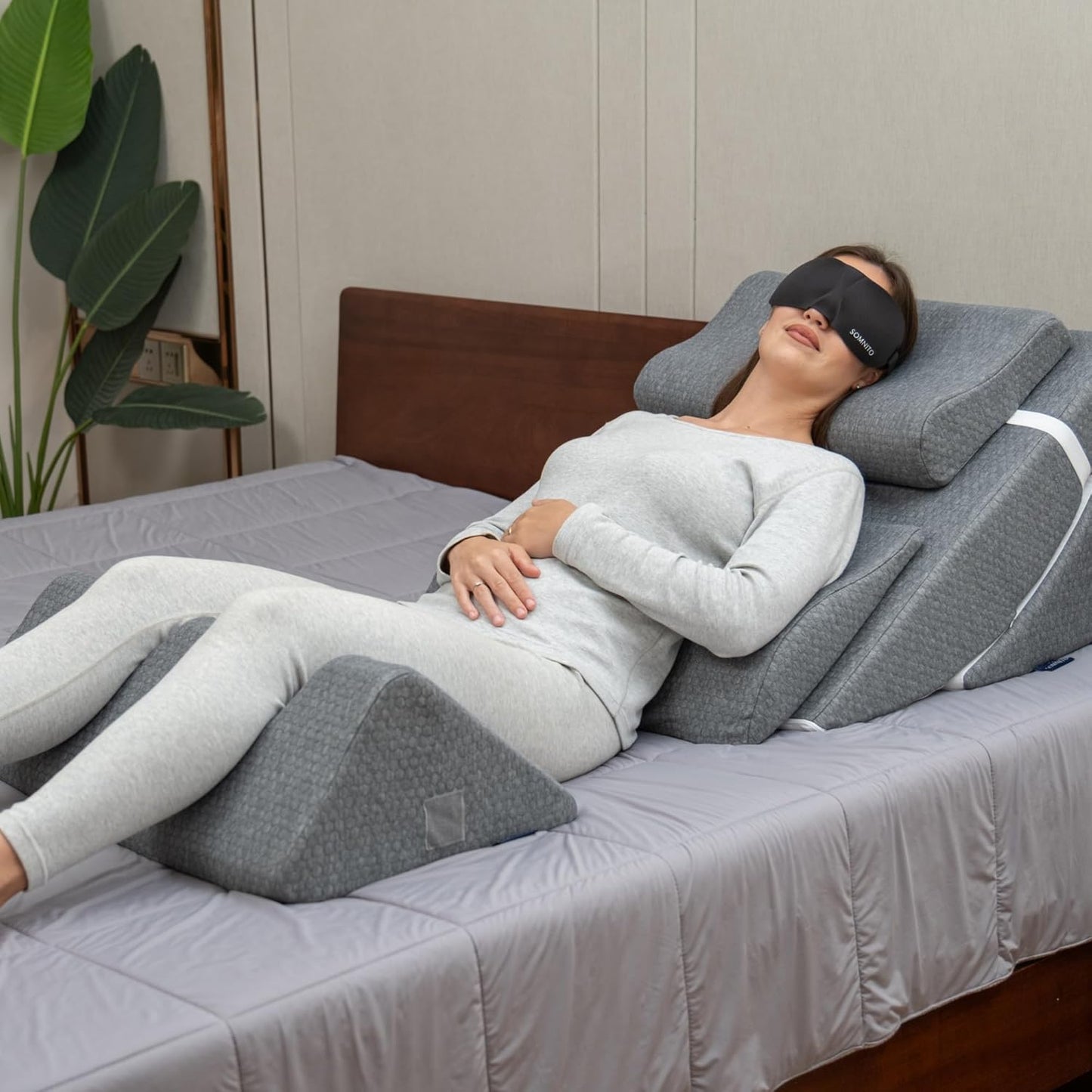 SOMNITO™ Adjustable Bed Wedge Pillow – Custom Elevation for Better Sleep & Wellness